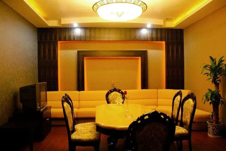 Xinfeng Holiday Hotel