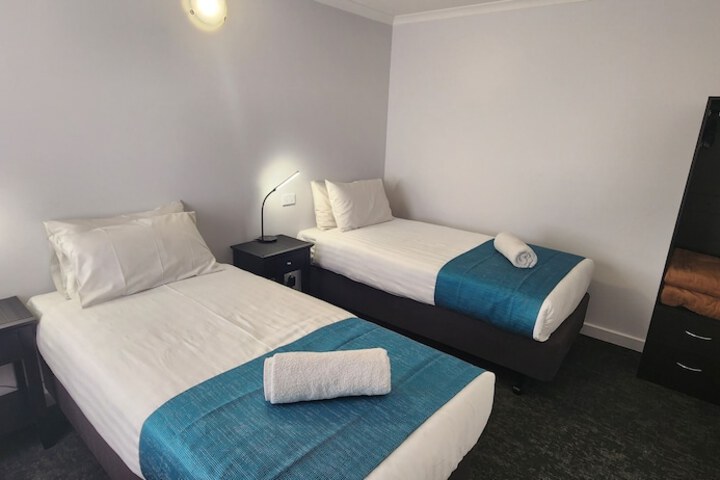 Room 8 of 19