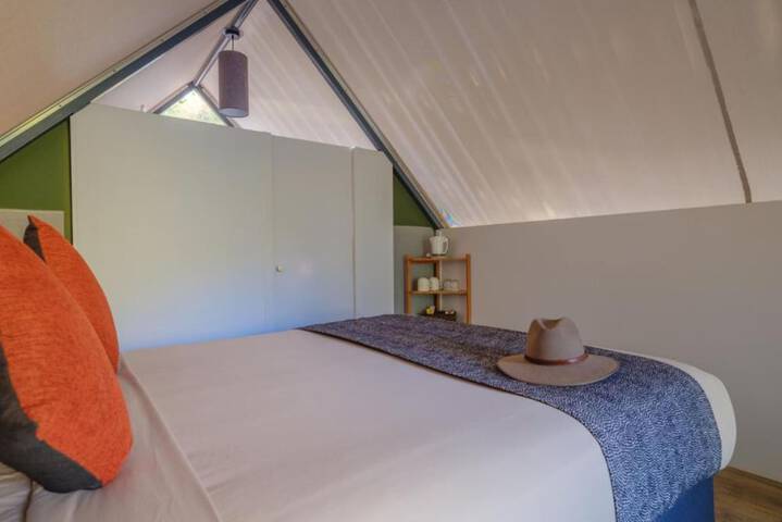 Room 3 of 27