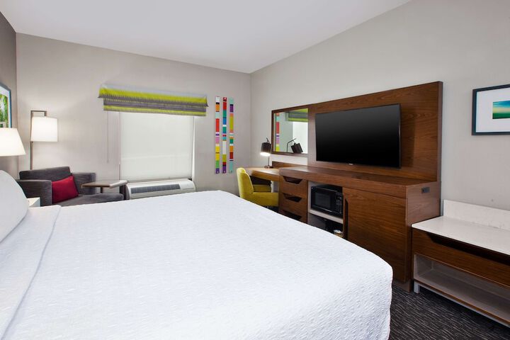 1 King Bed (27 of 28)