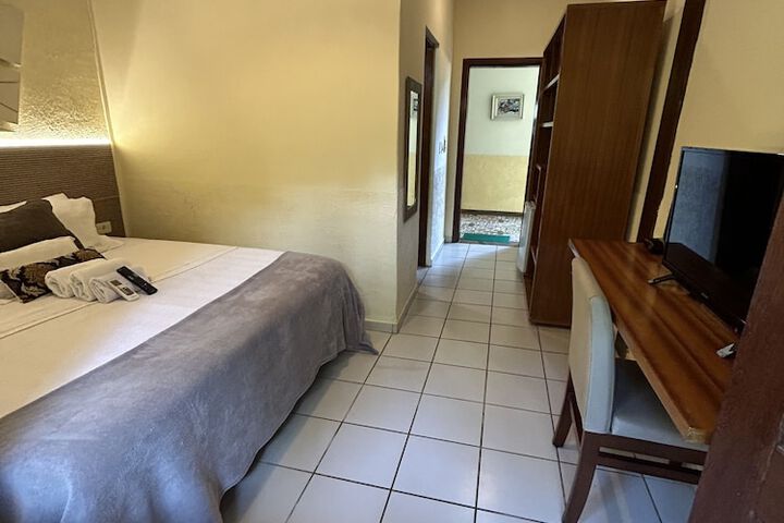 Room 6 of 43