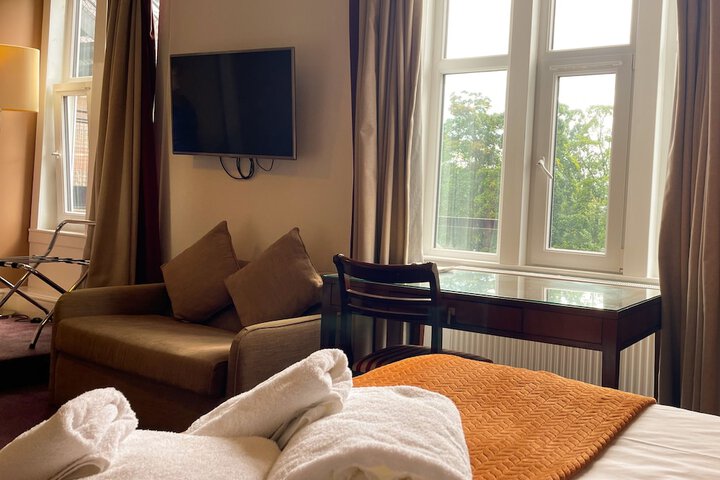 Room 18 of 65