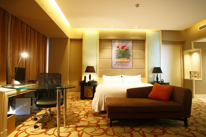 Room 16 of 35