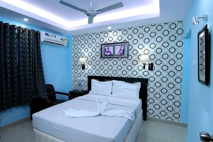 Room 2 of 2