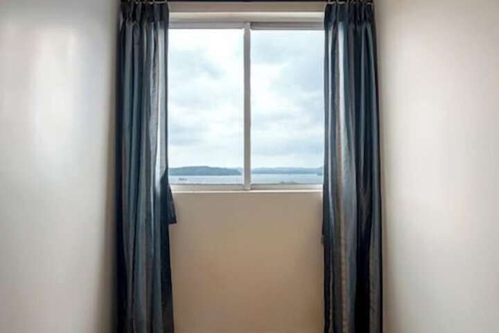Room 70 of 169