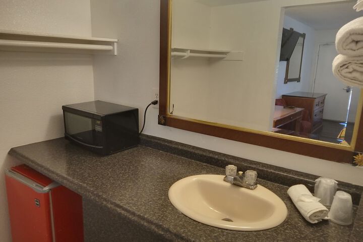 Room 30 of 41
