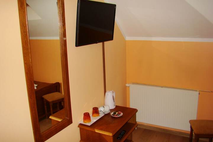 Room 16 of 34