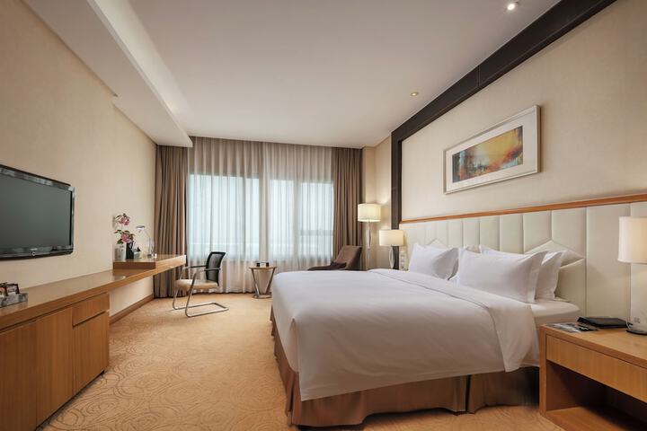 Room 14 of 42