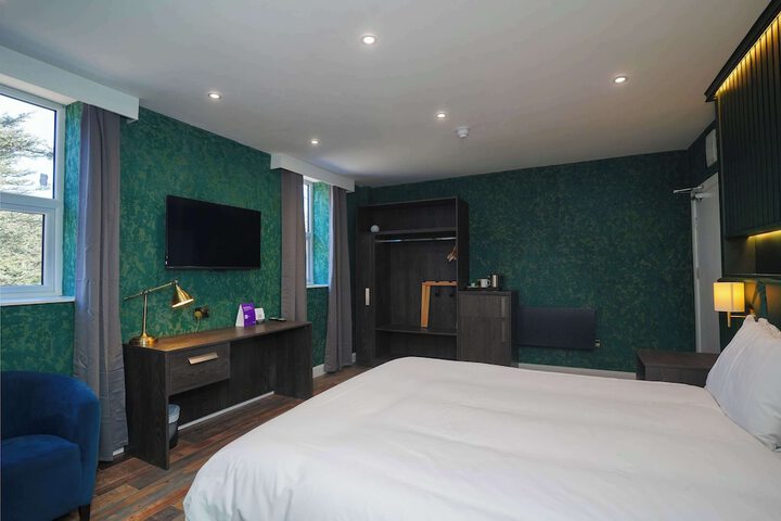 Room 70 of 295