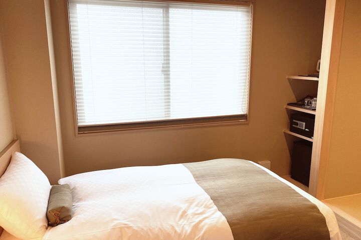 Room 7 of 37