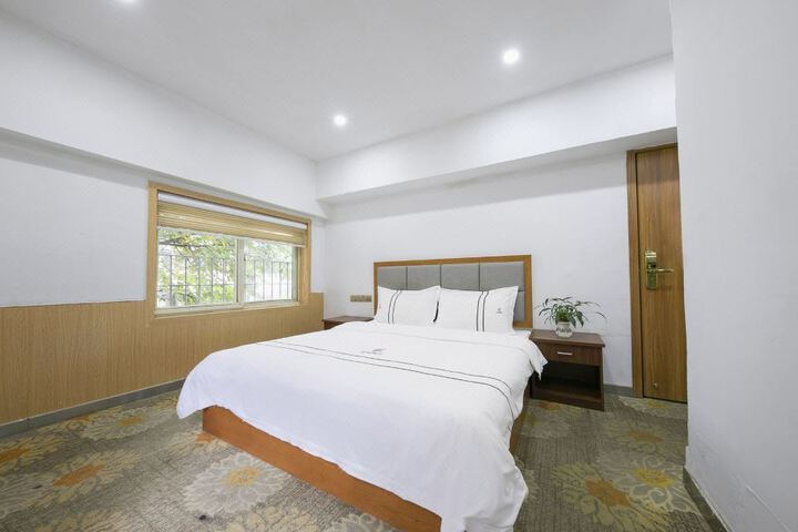 Shengbai Theme Hotel (Jiangbei Airport Branch)