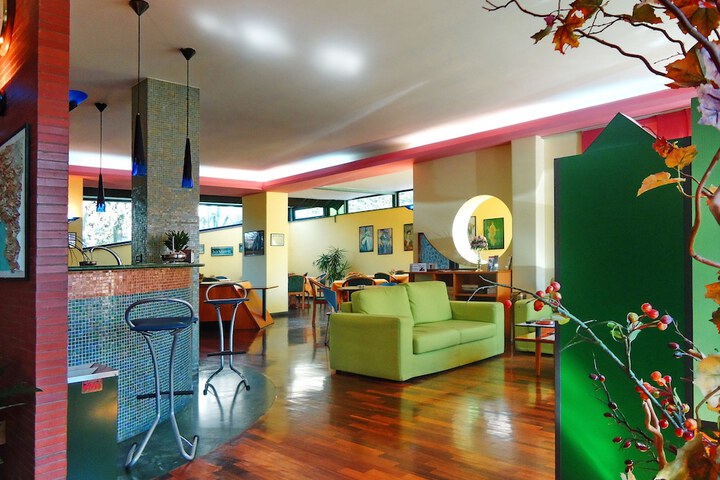 Hotel 2 of 44