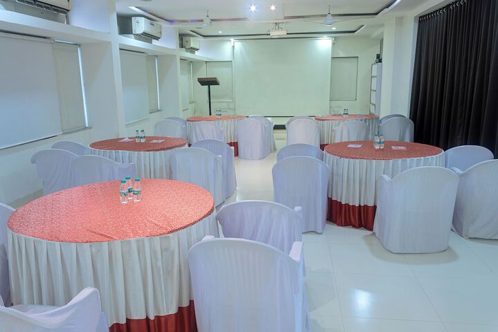 Ballroom/Hall 77 of 94