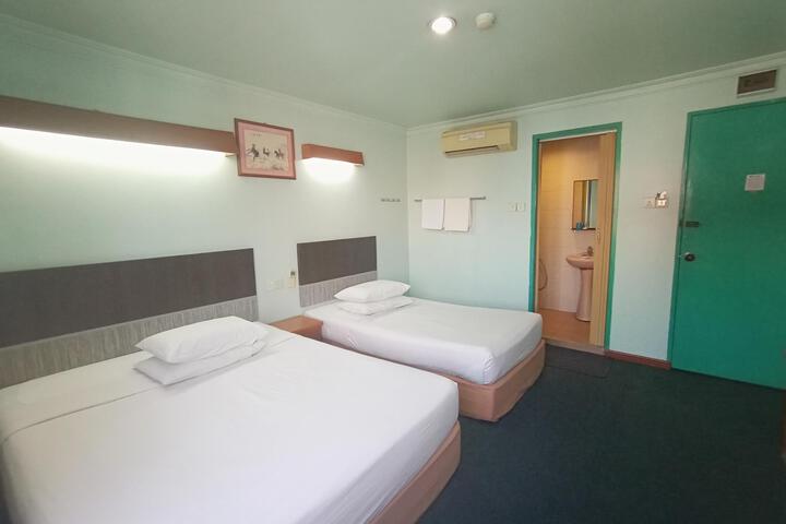 Room 22 of 47
