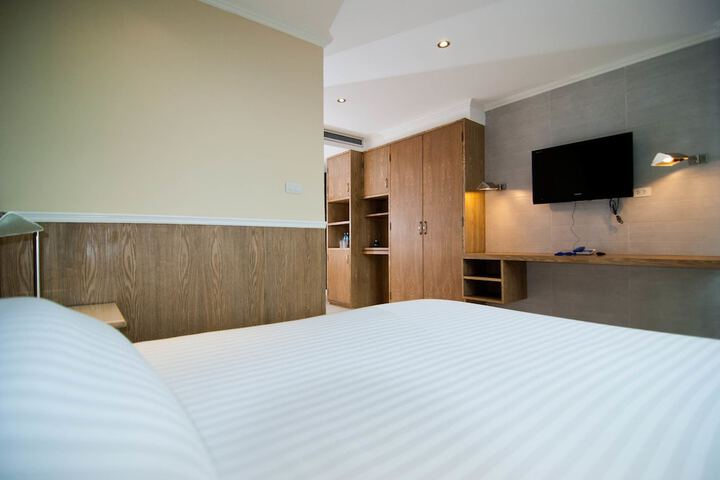 Room 15 of 44
