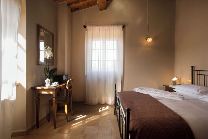 Room 4 of 14