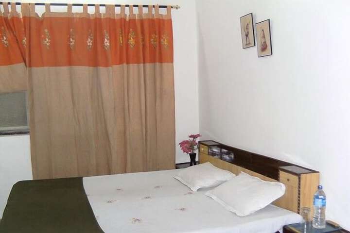 Room 13 of 70