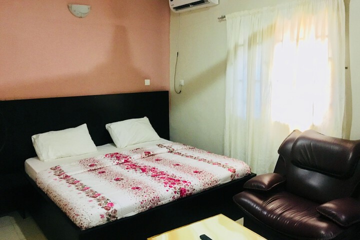 Room 11 of 20