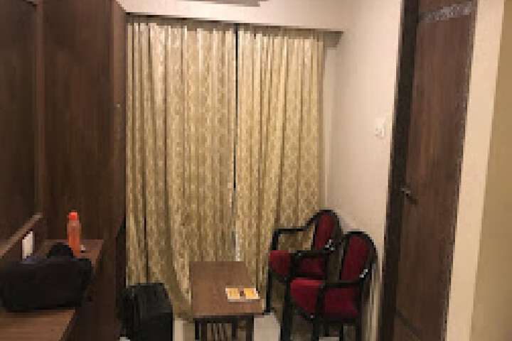 Room 6 of 7