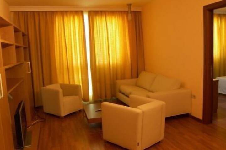 Room 7 of 35