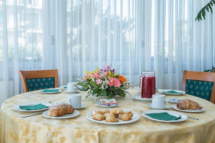 Breakfast area