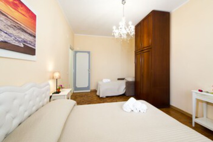 Room 35 of 157