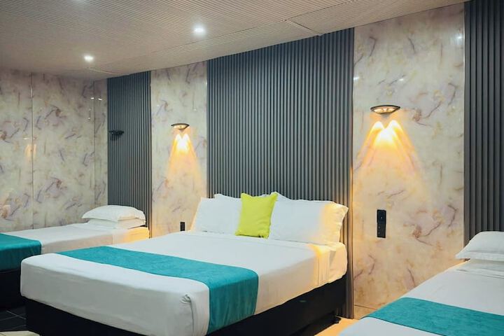 Room 10 of 51