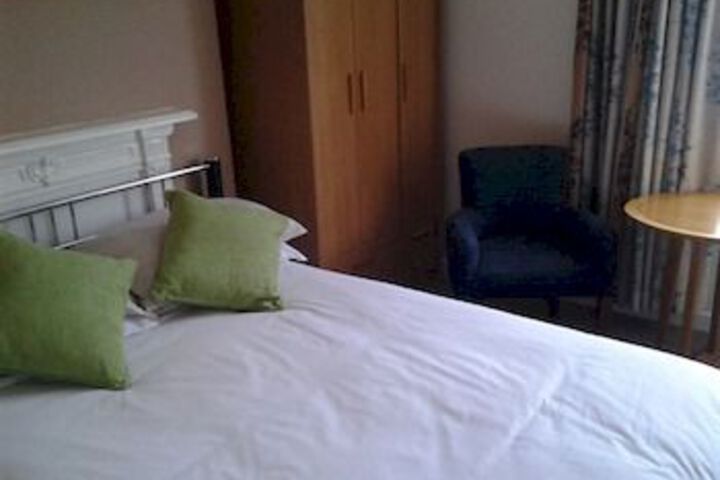 Room 13 of 18