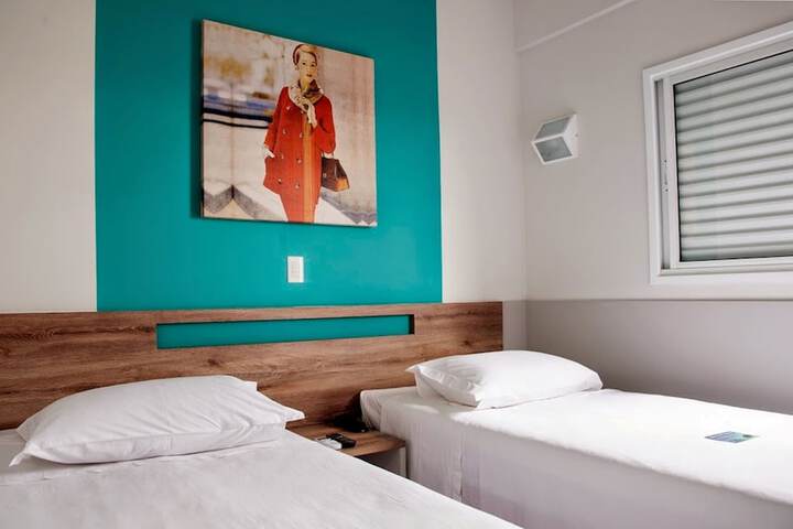 Room 4 of 43