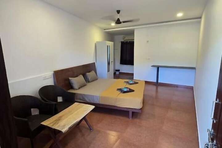 Room 9 of 52