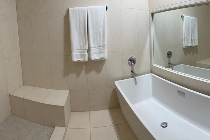Room 106 of 153