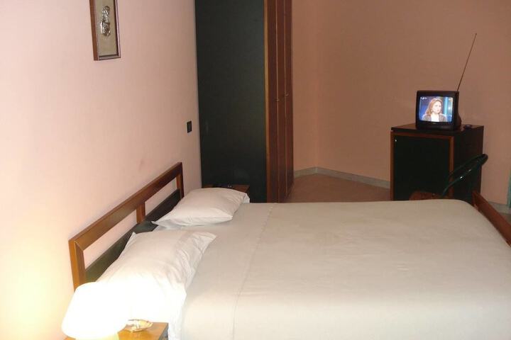 Room 5 of 59