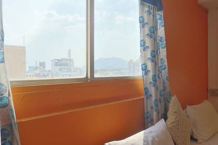 Room 11 of 33