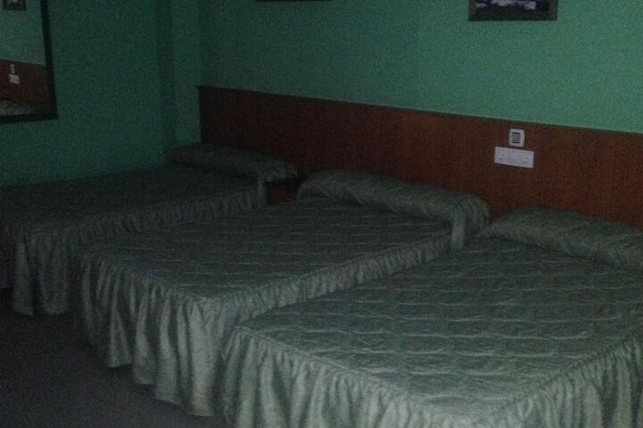 Room 9 of 42