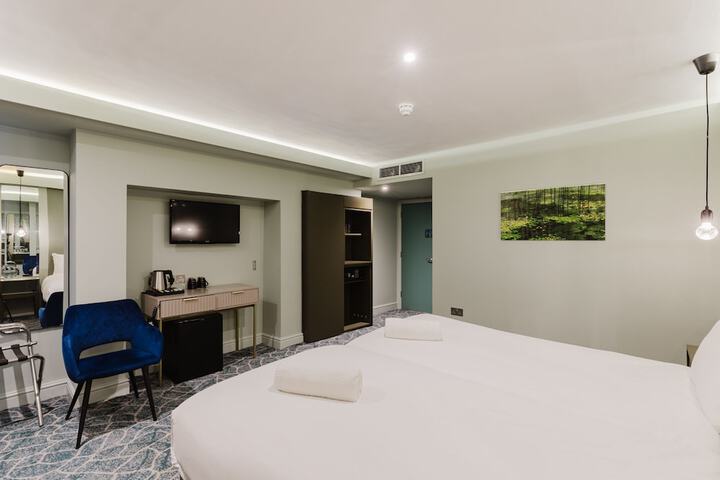 Room 200 of 263