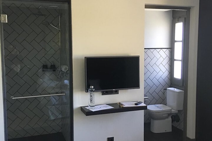 Room 35 of 40