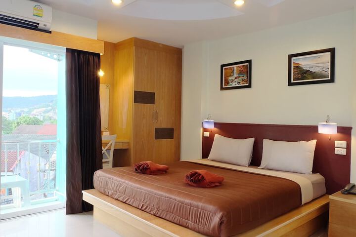 Room 8 of 29