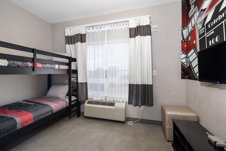 Room 14 of 37