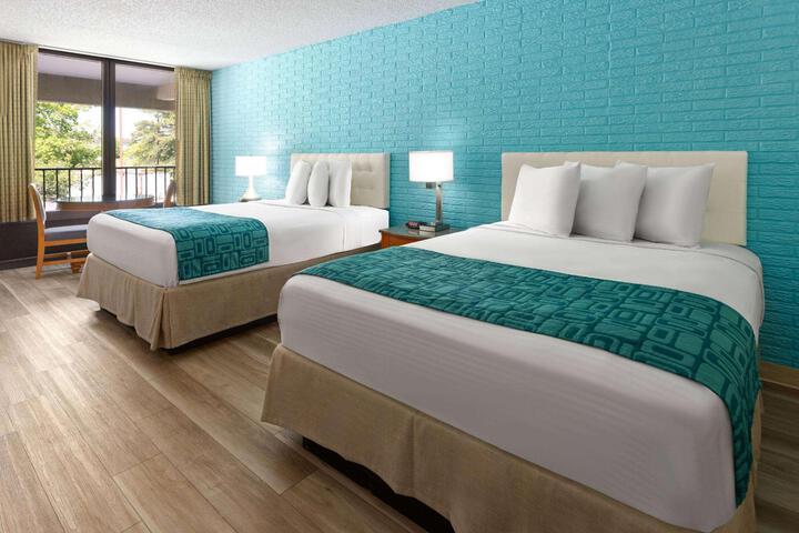 1 King Bed (8 of 10)