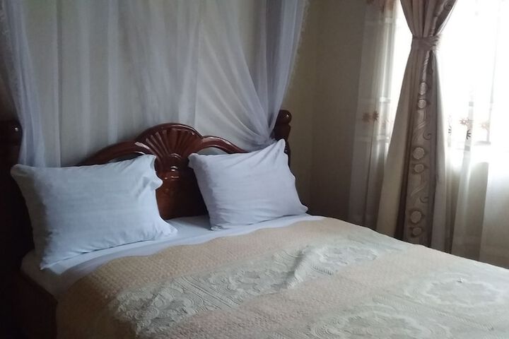 Room 9 of 34