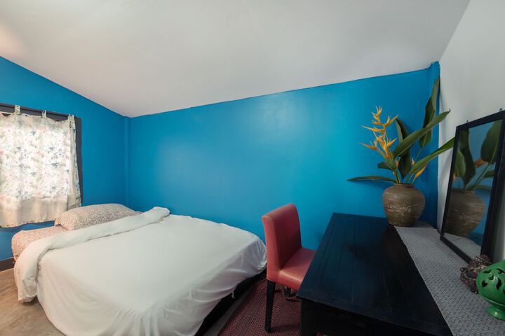 Room 8 of 30