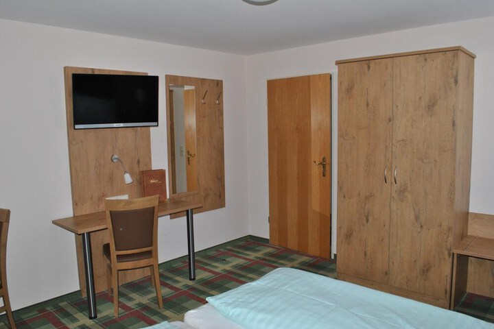 Room 17 of 52