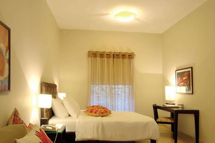 Room 26 of 211