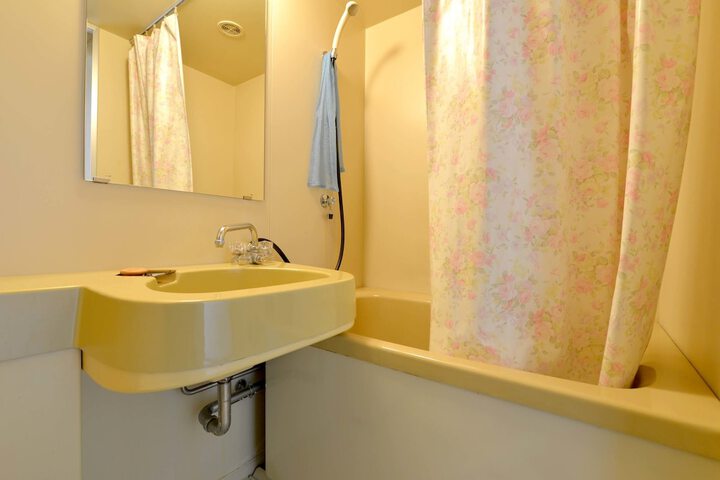 Room 15 of 26