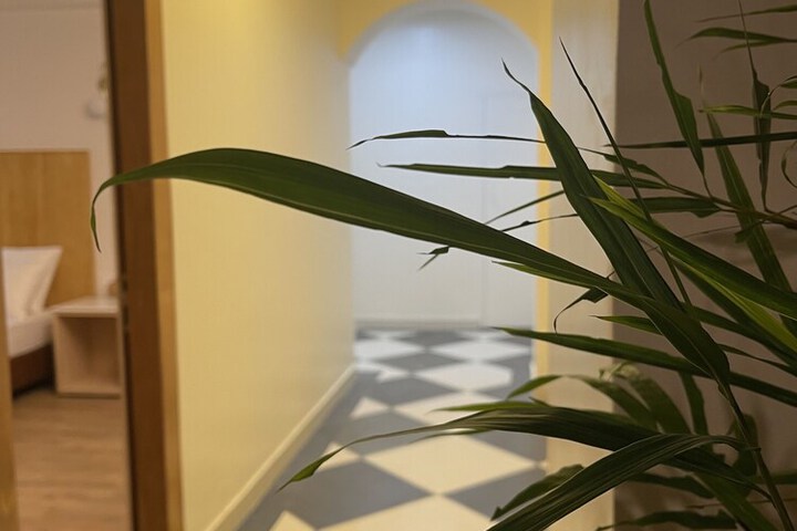 Ballroom/Hall 17 of 18