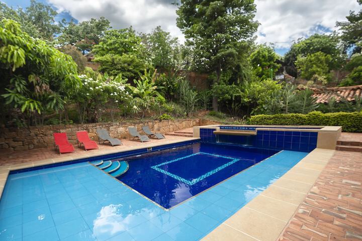 Pool 32 of 47