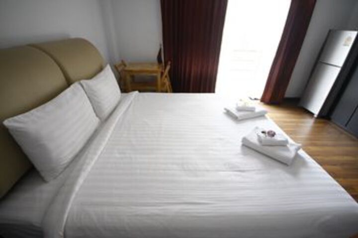 Room 5 of 20