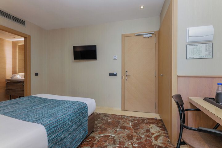 Room 14 of 68
