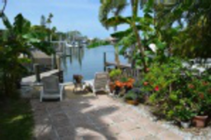 Hotel Exterior 5 of 576