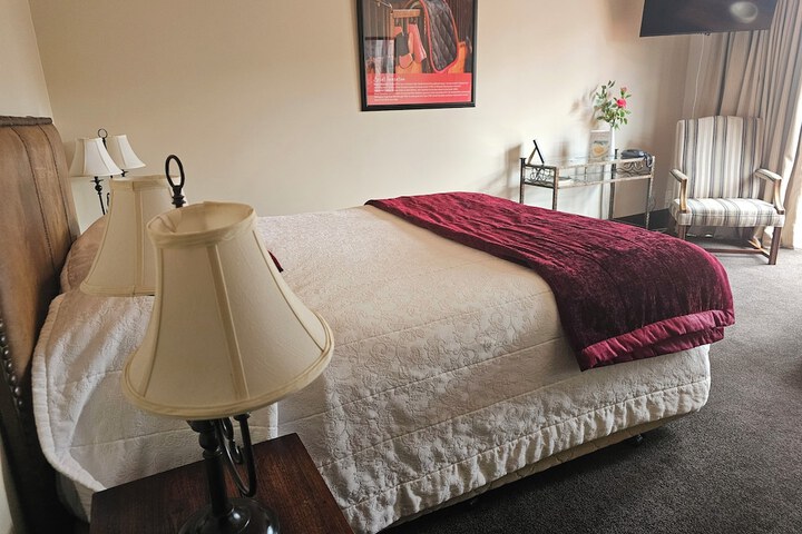 Room 54 of 104